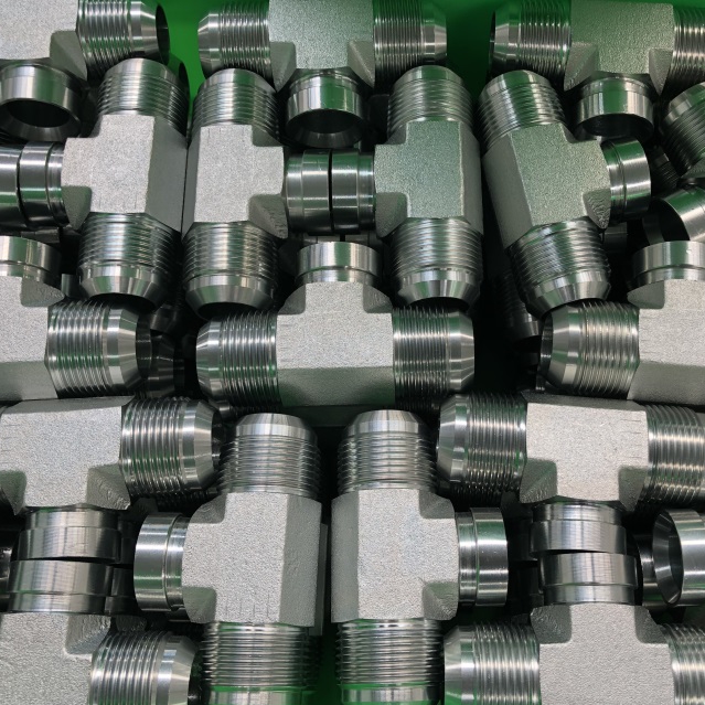 SAE Hydraulic Adapter