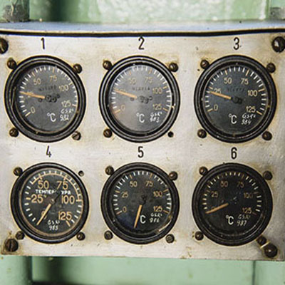 How to Use Hydraulic Oil?